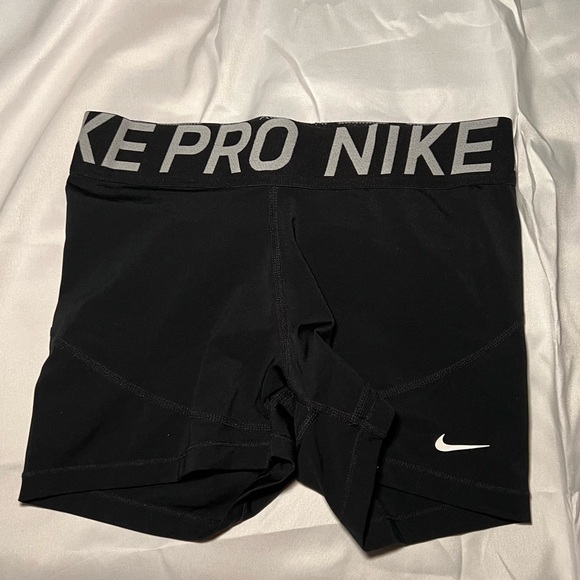 Nike Dri fit Shorts - Picture 1 of 2